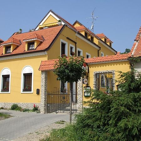 Готель U Svateho Urbana Мікулов Екстер'єр фото